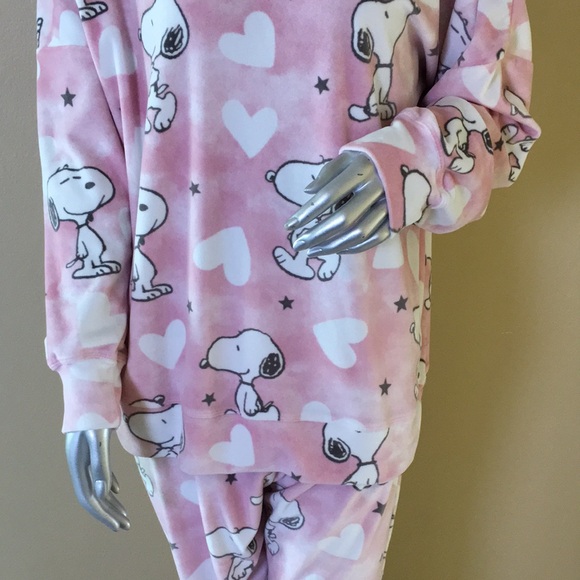 MUNKI MUNKI Peanuts Snoopy Hearts Velour Pajama Set Women's - Picture 4 of 16